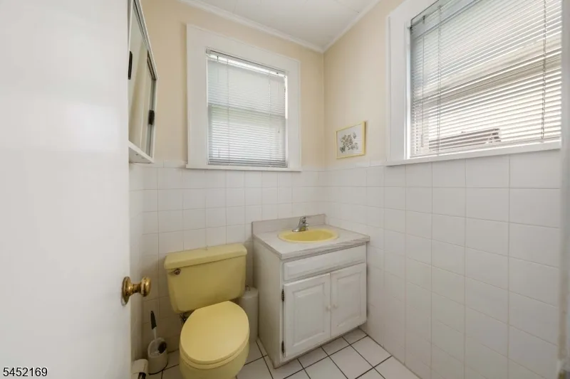 710 Bailey Ave Elizabeth City, NJ 07208