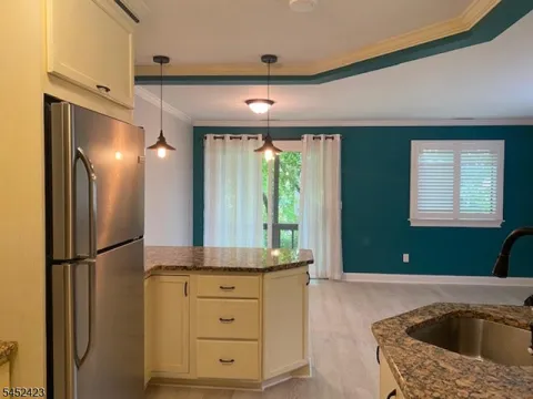 5 Sugar Loaf Ct #8 Unit 8
