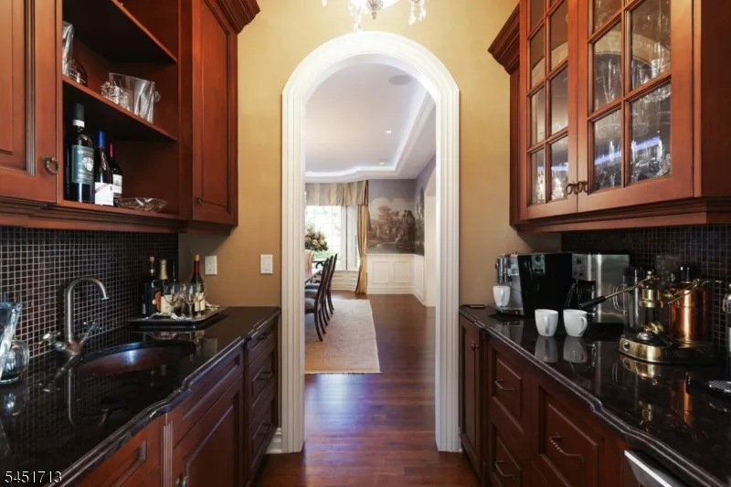 25 Tall Timber Ln Bernards, NJ 07920