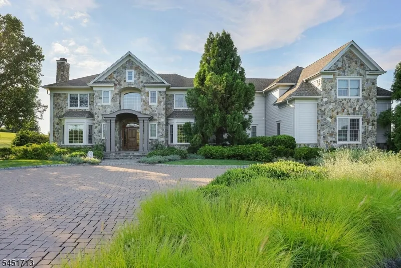 25 Tall Timber Ln Bernards, NJ 07920