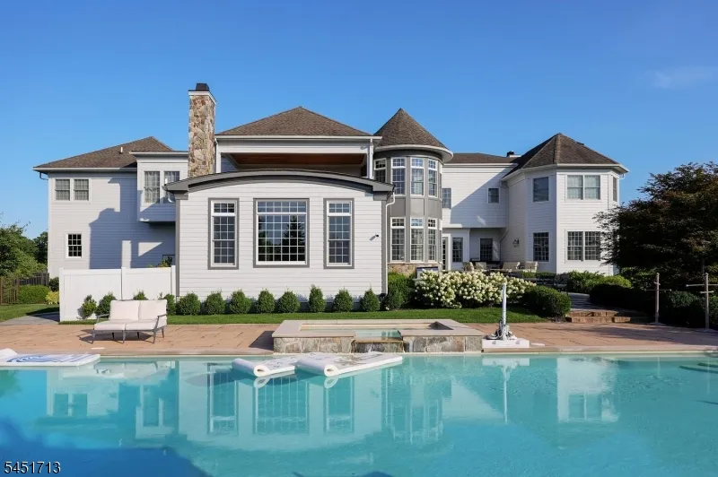 25 Tall Timber Ln Bernards, NJ 07920