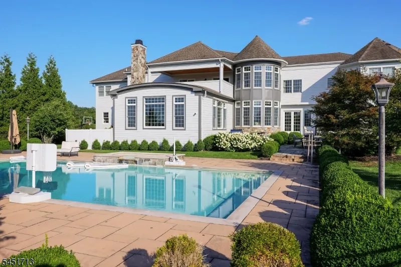 25 Tall Timber Ln Bernards, NJ 07920