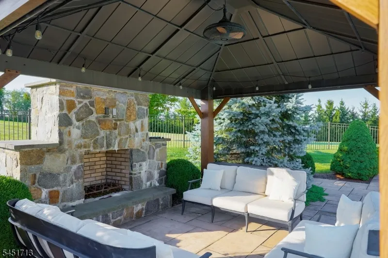 25 Tall Timber Ln Bernards, NJ 07920