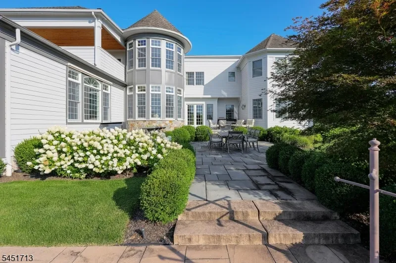 25 Tall Timber Ln Bernards, NJ 07920