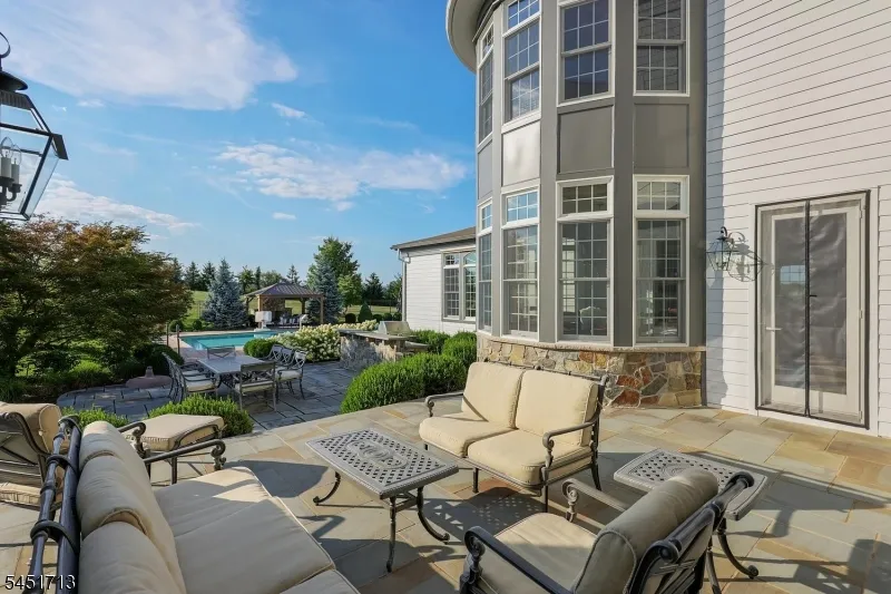 25 Tall Timber Ln Bernards, NJ 07920