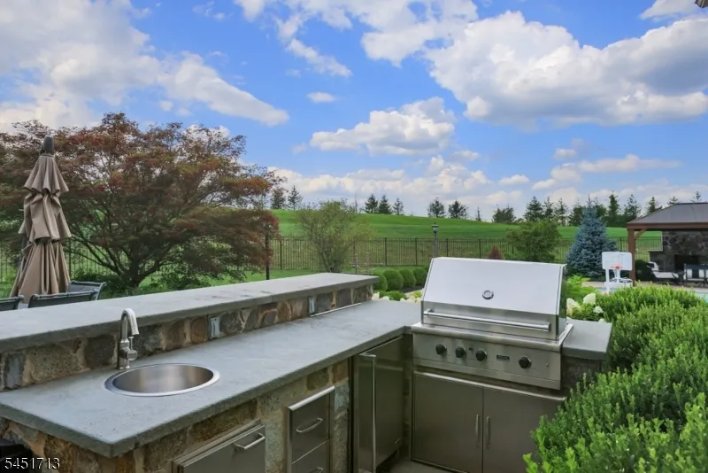 25 Tall Timber Ln Bernards, NJ 07920