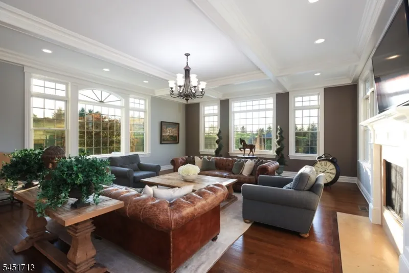25 Tall Timber Ln Bernards, NJ 07920