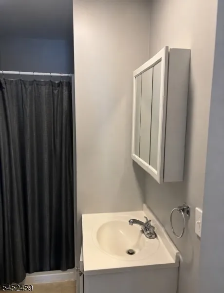 12 Colby Trl Hopatcong, NJ 07843