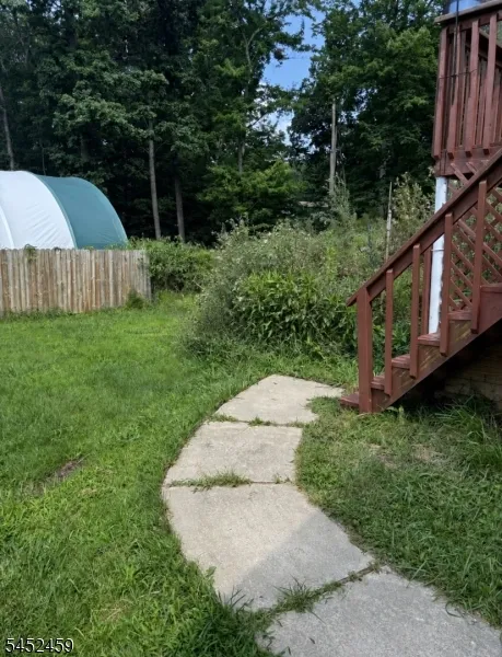12 Colby Trl Hopatcong, NJ 07843