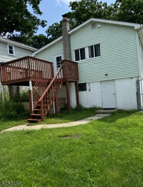 12 Colby Trl Hopatcong, NJ 07843