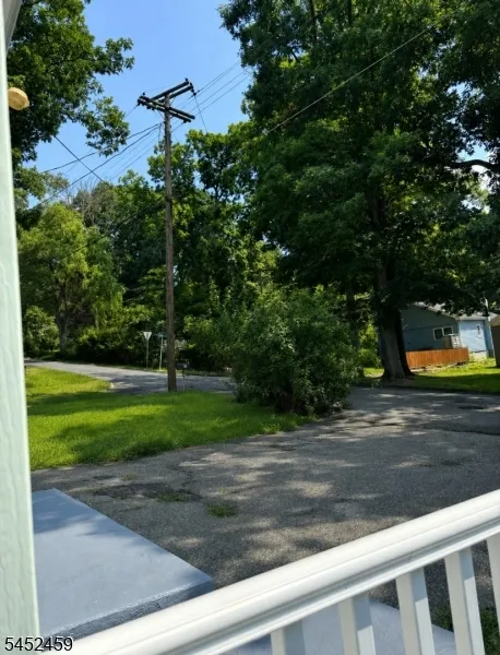 12 Colby Trl Hopatcong, NJ 07843