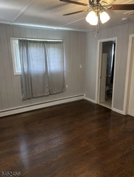 12 Colby Trl Hopatcong, NJ 07843