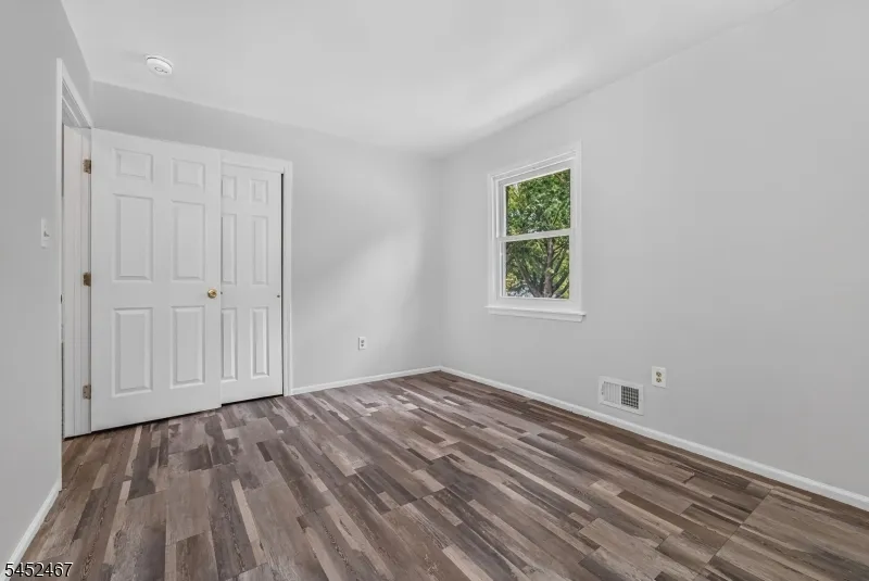 30 Wordsworth Ln Lopatcong, NJ 08865
