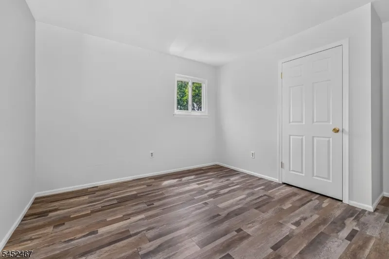 30 Wordsworth Ln Lopatcong, NJ 08865