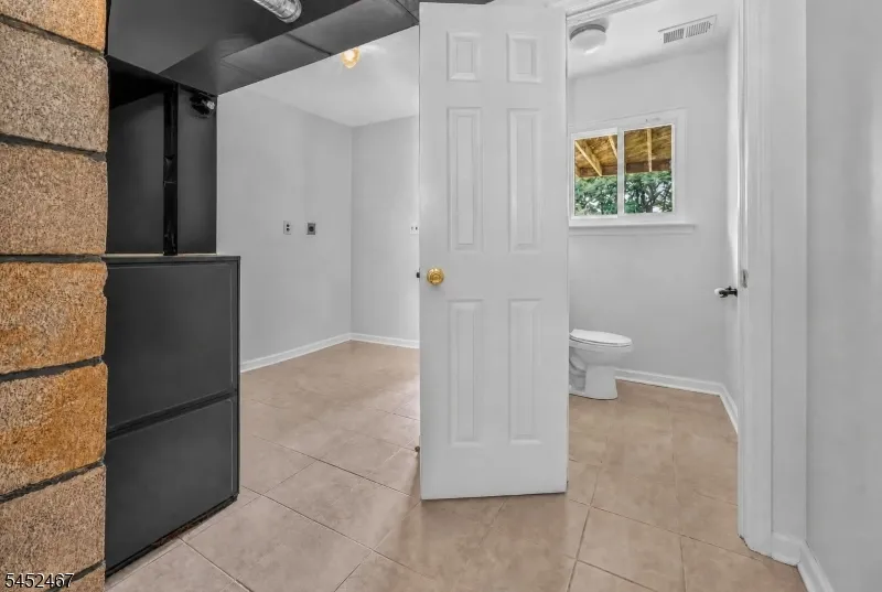30 Wordsworth Ln Lopatcong, NJ 08865