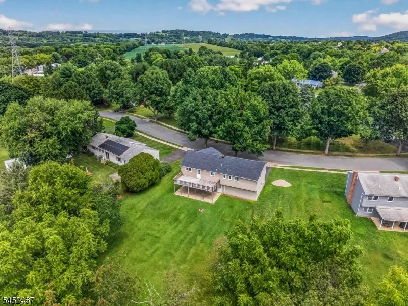 30 Wordsworth Ln Lopatcong, NJ 08865