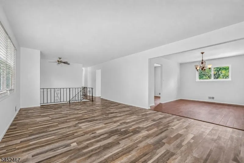 30 Wordsworth Ln Lopatcong, NJ 08865