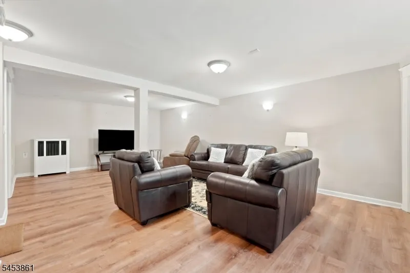565 Grace Ave Phillipsburg Town, NJ 08865