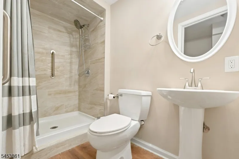 565 Grace Ave Phillipsburg Town, NJ 08865