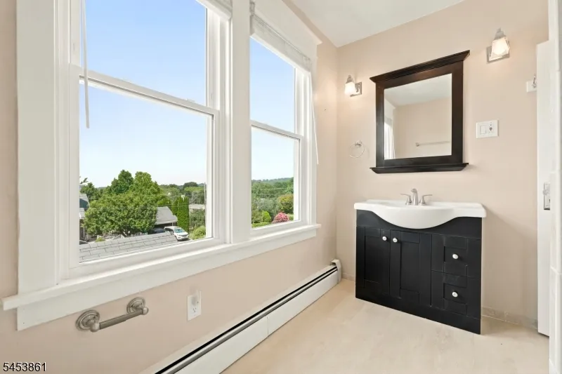 565 Grace Ave Phillipsburg Town, NJ 08865