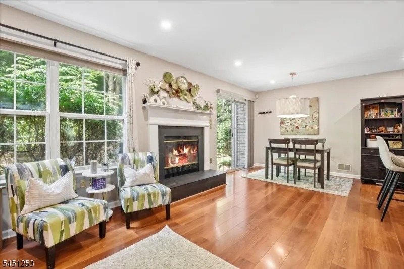 37 Woodmont Dr Randolph, NJ 07869