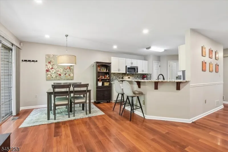 37 Woodmont Dr Randolph, NJ 07869