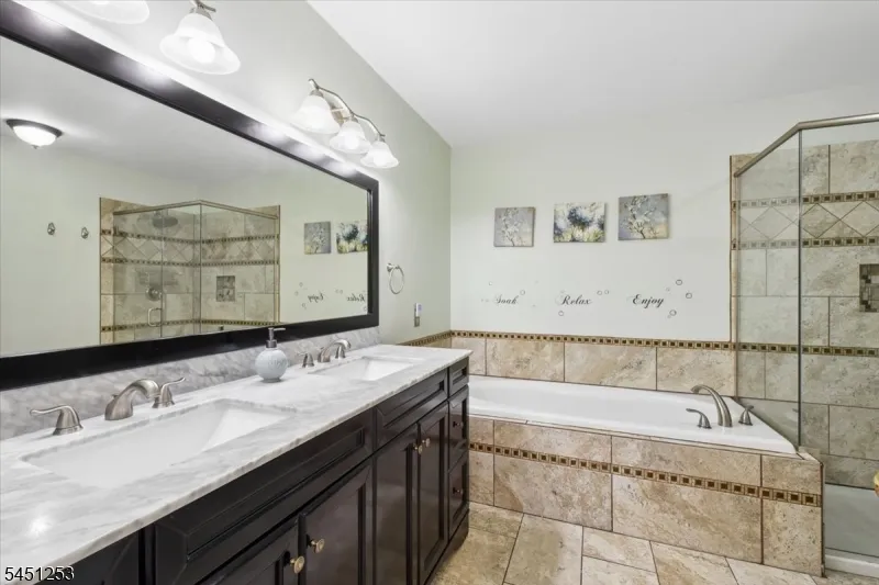 37 Woodmont Dr Randolph, NJ 07869