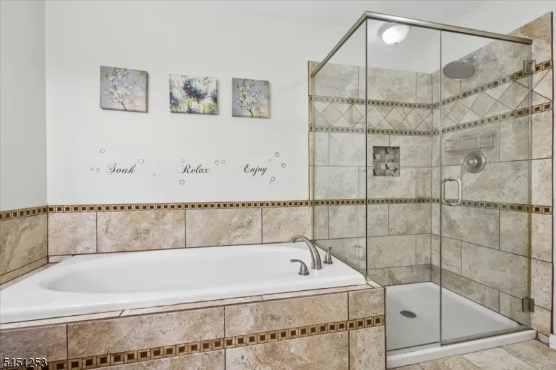 37 Woodmont Dr Randolph, NJ 07869