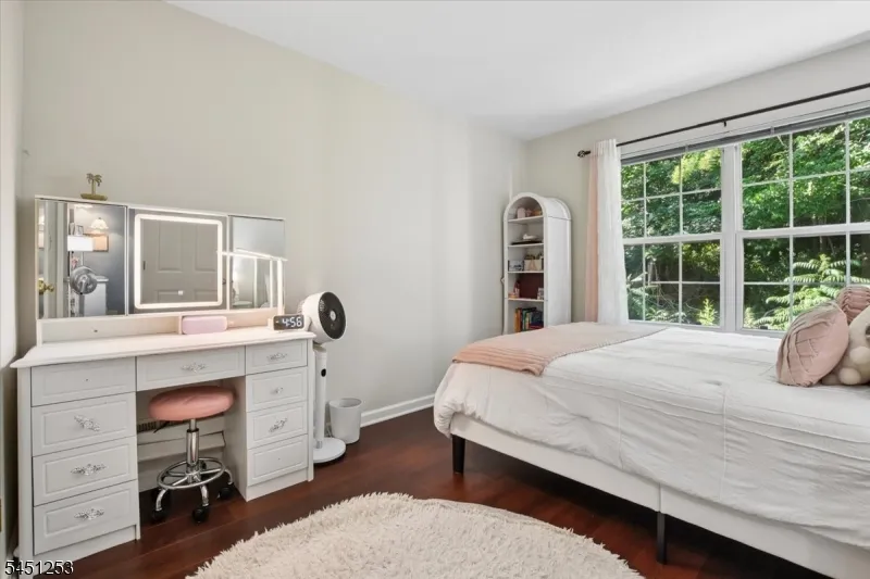 37 Woodmont Dr Randolph, NJ 07869