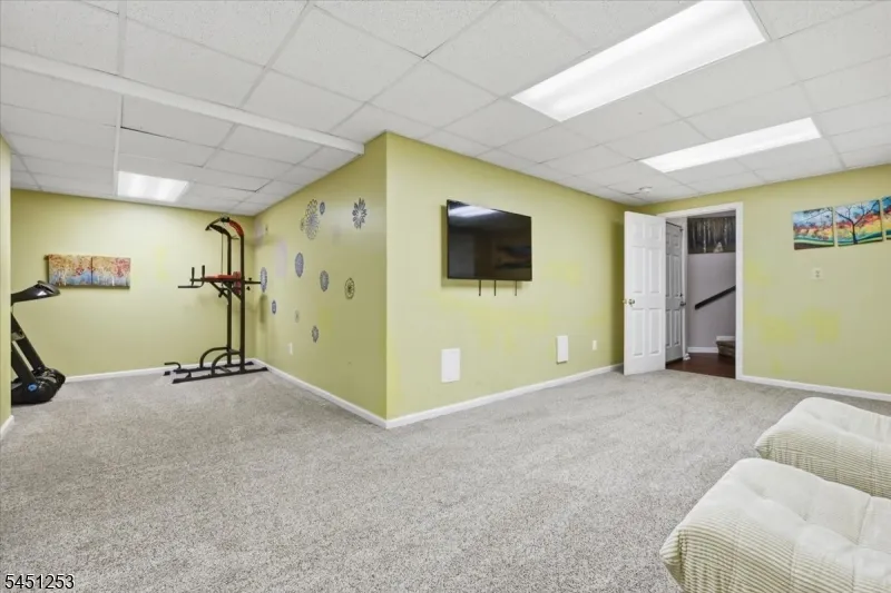37 Woodmont Dr Randolph, NJ 07869