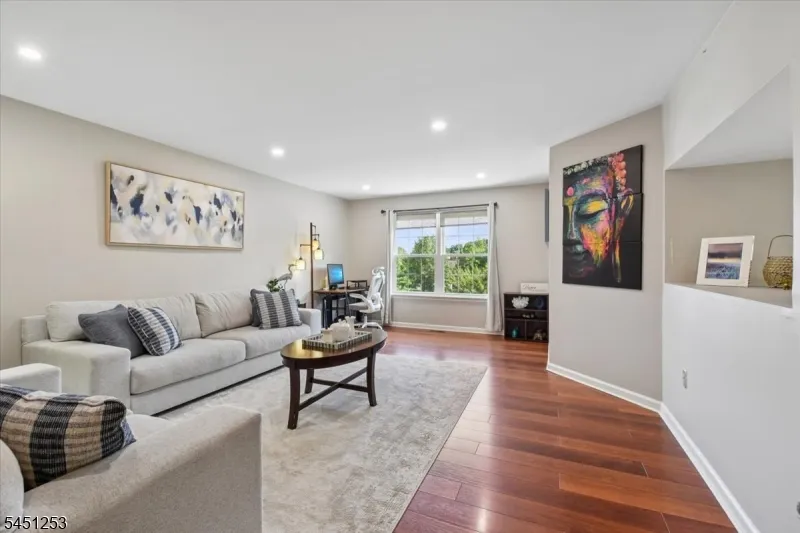 37 Woodmont Dr Randolph, NJ 07869