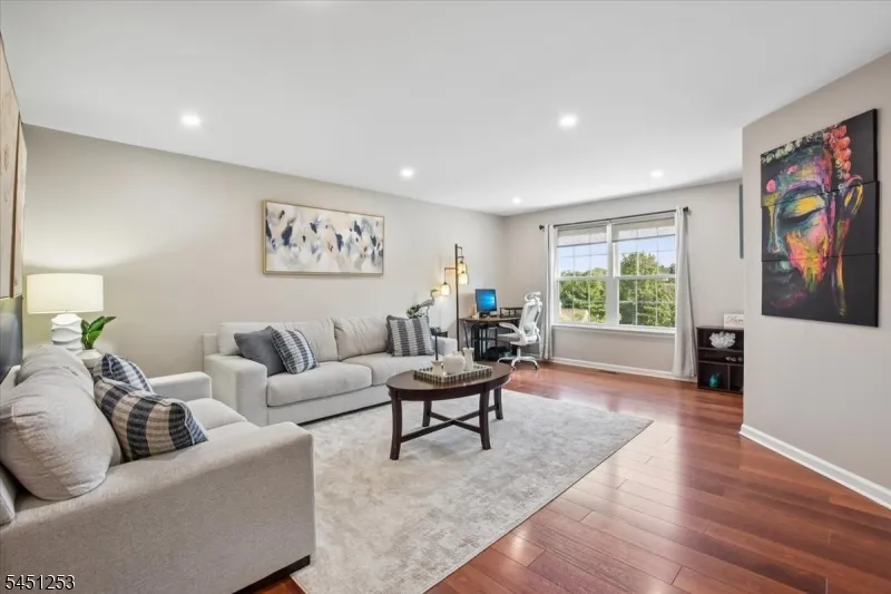 37 Woodmont Dr Randolph, NJ 07869