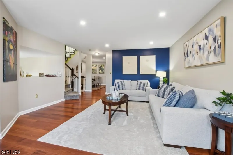 37 Woodmont Dr Randolph, NJ 07869