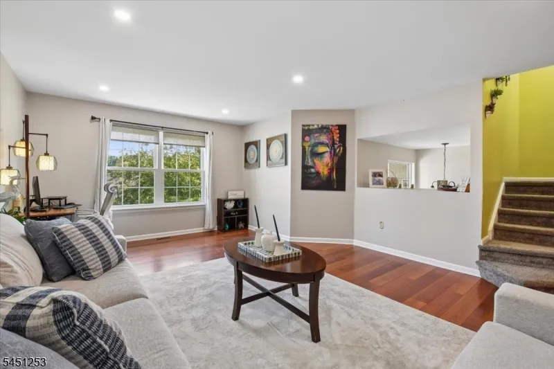 37 Woodmont Dr Randolph, NJ 07869