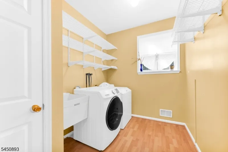 5 Pegasus Pl Washington, NJ 07840