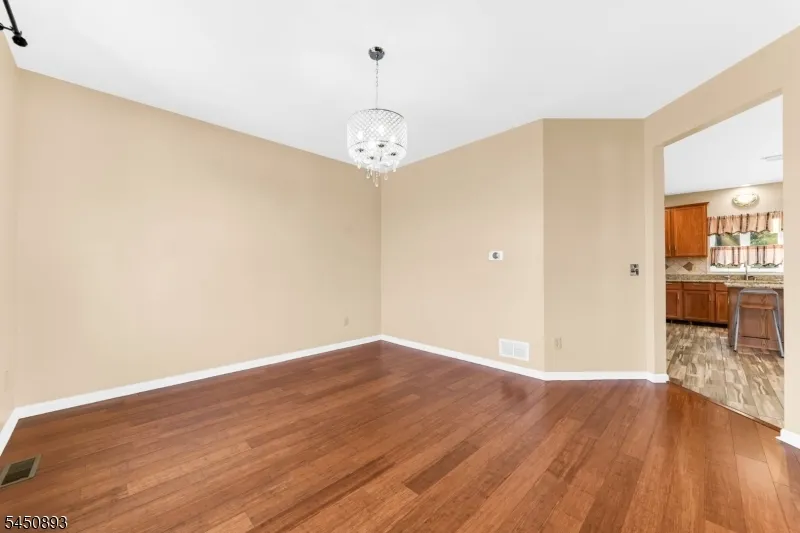 5 Pegasus Pl Washington, NJ 07840