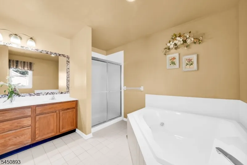 5 Pegasus Pl Washington, NJ 07840