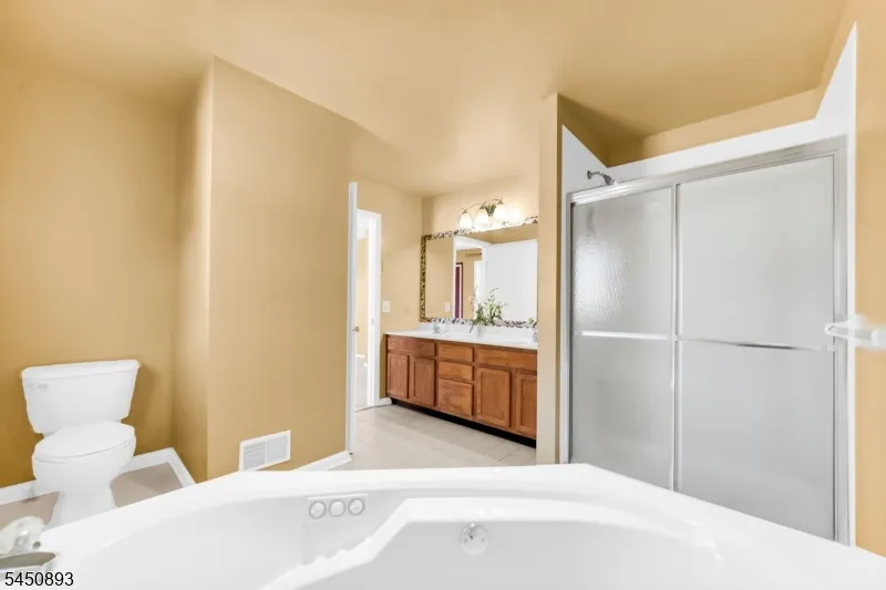 5 Pegasus Pl Washington, NJ 07840