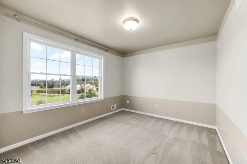 5 Pegasus Pl Washington, NJ 07840
