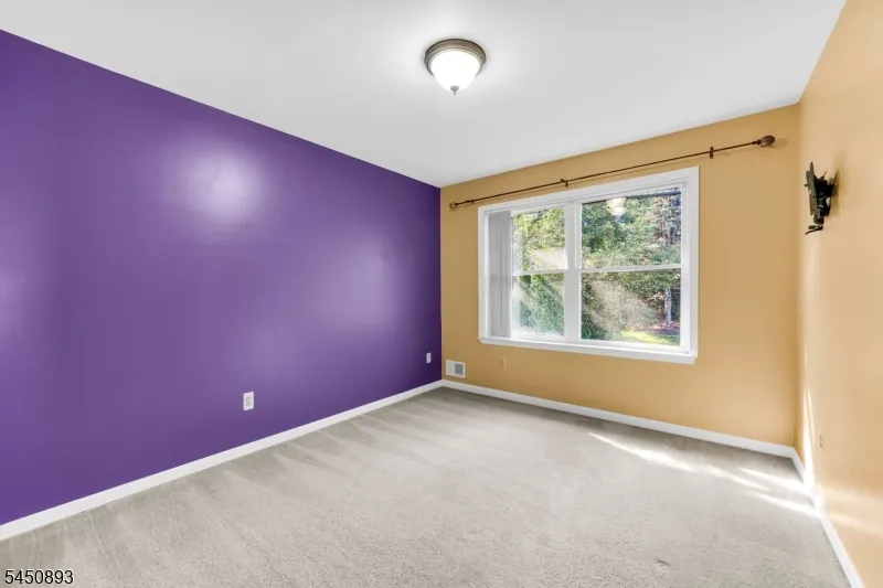 5 Pegasus Pl Washington, NJ 07840