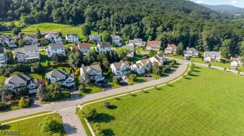 5 Pegasus Pl Washington, NJ 07840