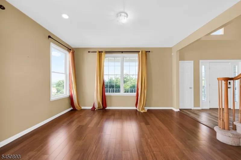 5 Pegasus Pl Washington, NJ 07840