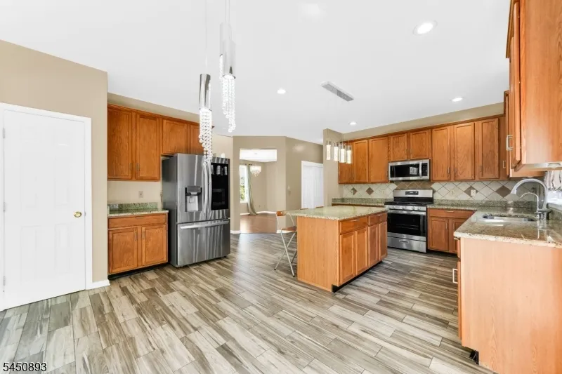 5 Pegasus Pl Washington, NJ 07840