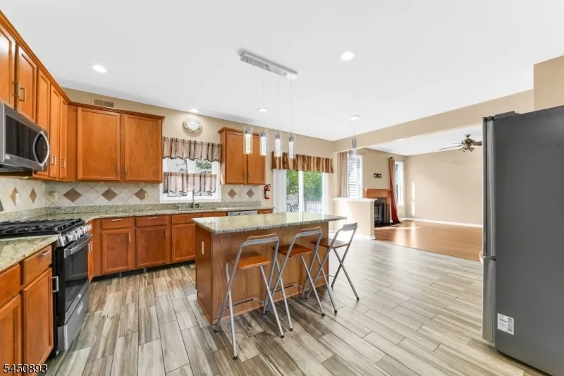 5 Pegasus Pl Washington, NJ 07840