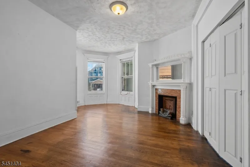239 17Th Ave Paterson City, NJ 07504