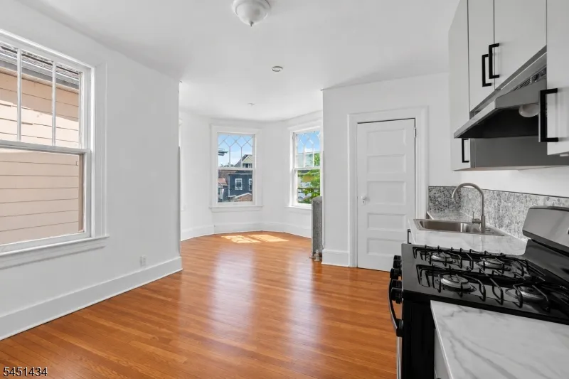 239 17Th Ave Paterson City, NJ 07504