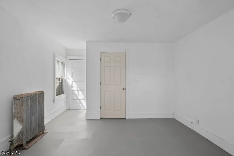 239 17Th Ave Paterson City, NJ 07504