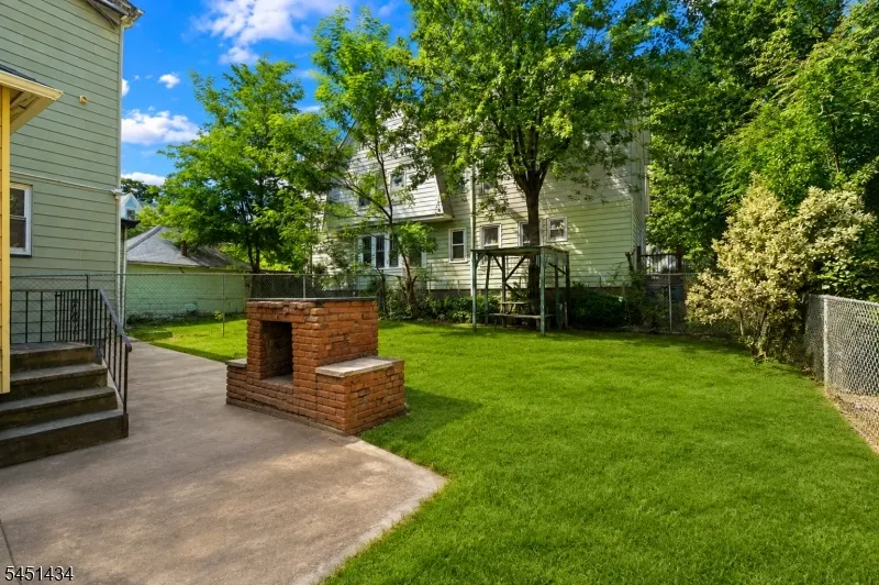 239 17Th Ave Paterson City, NJ 07504