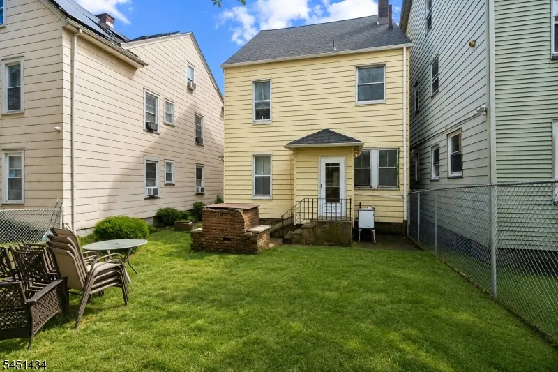 239 17Th Ave Paterson City, NJ 07504