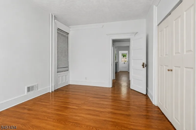 239 17Th Ave Paterson City, NJ 07504